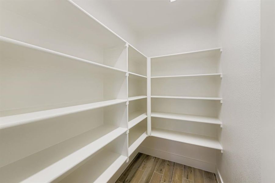 Spacious, unfurnished interior of a new home in Wellington 50s, Fort Worth (Image 27).