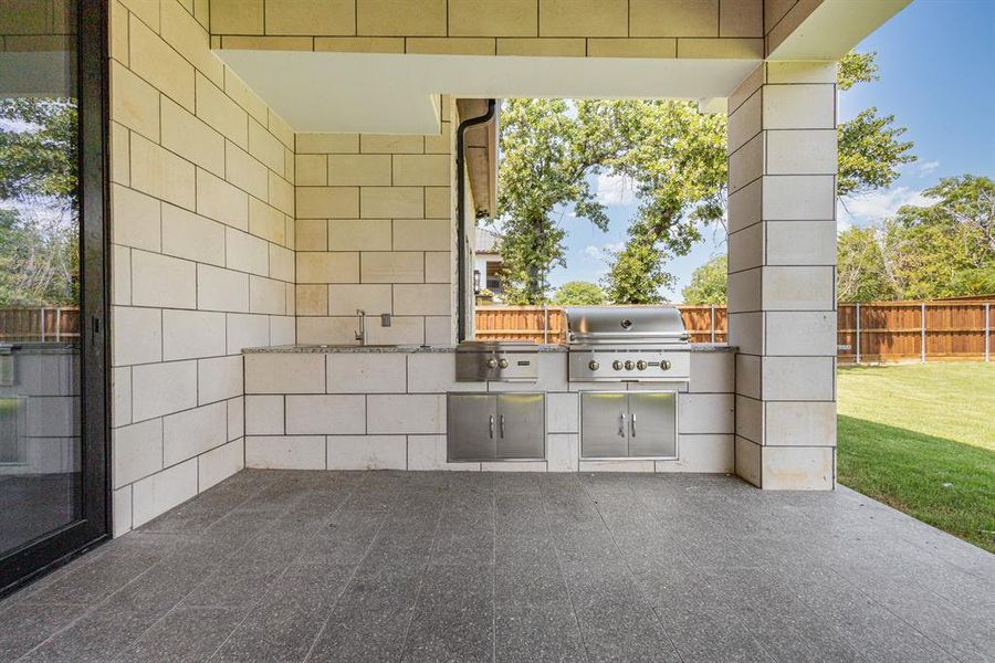 Furnished interior view inside a new home in , Colleyville (Image 16).