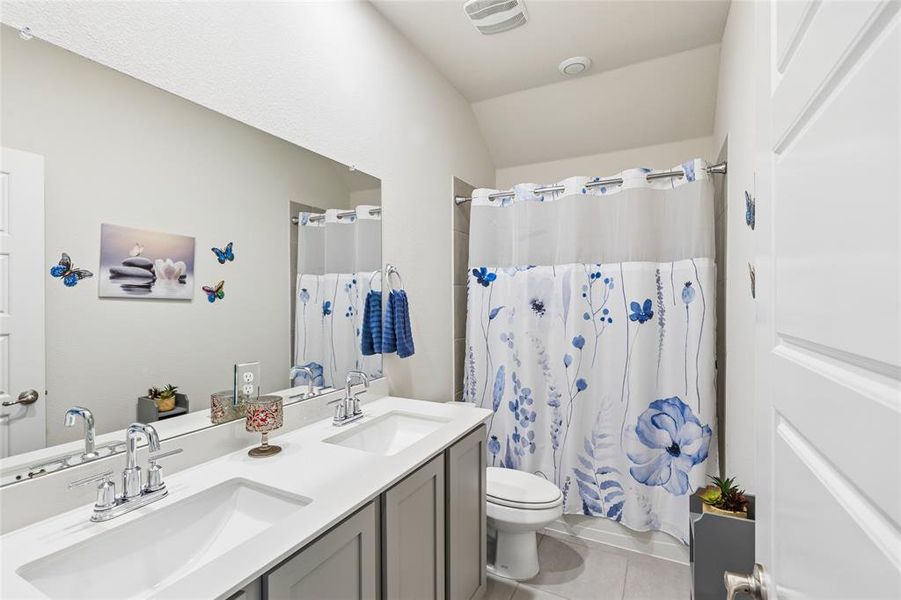 Furnished interior view inside a new home in , Providence Village (Image 17).