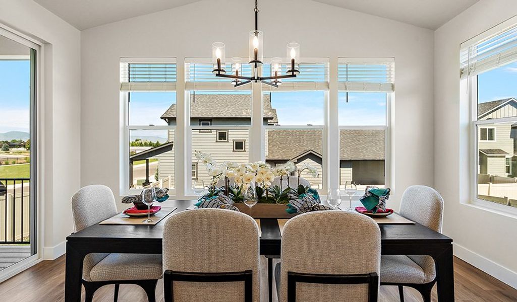 Hemingway-B721-Timberline Dining Room