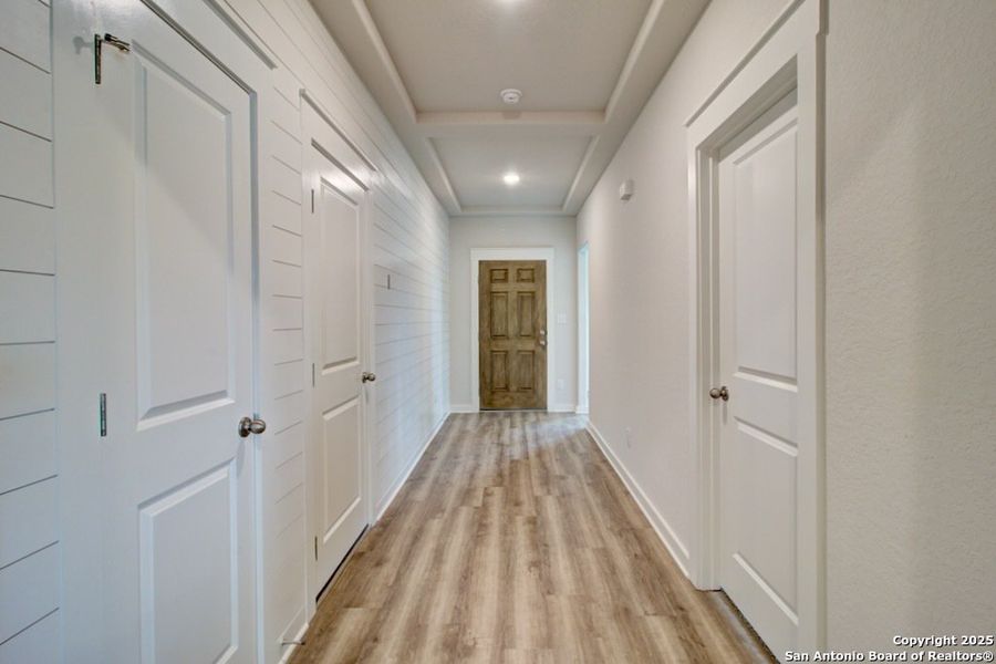 Spacious, unfurnished interior of a new home in Cloud Country, New Braunfels (Image 18).