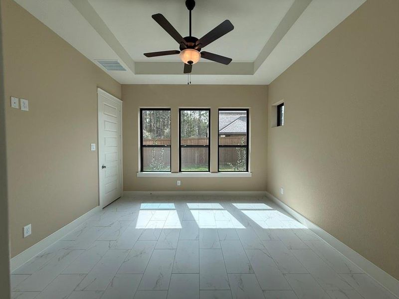 Spacious, unfurnished interior of a new home in , Porter (Image 10).