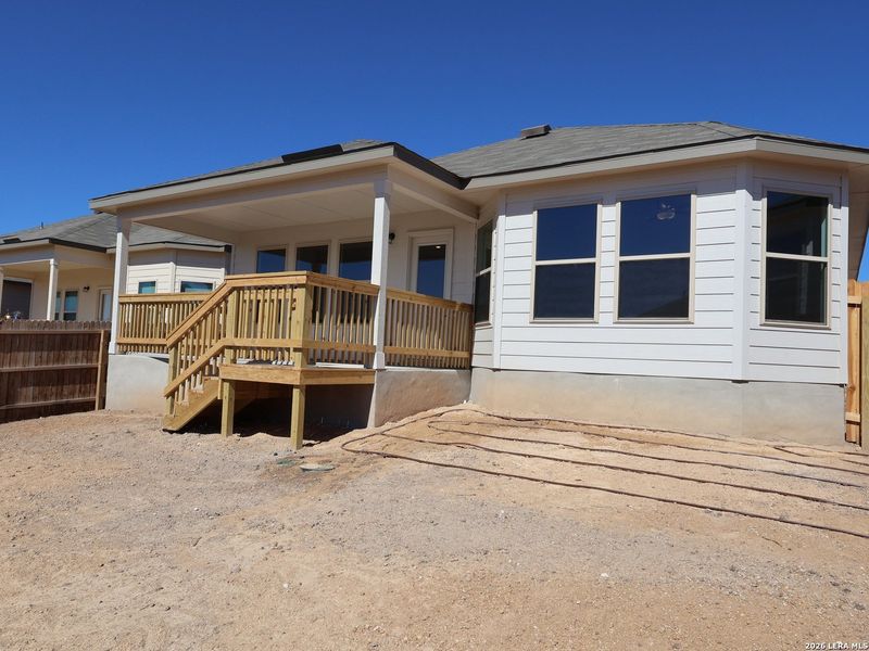 Exterior details and patio area of a home in Hunters Ranch, San Antonio (Image 4).