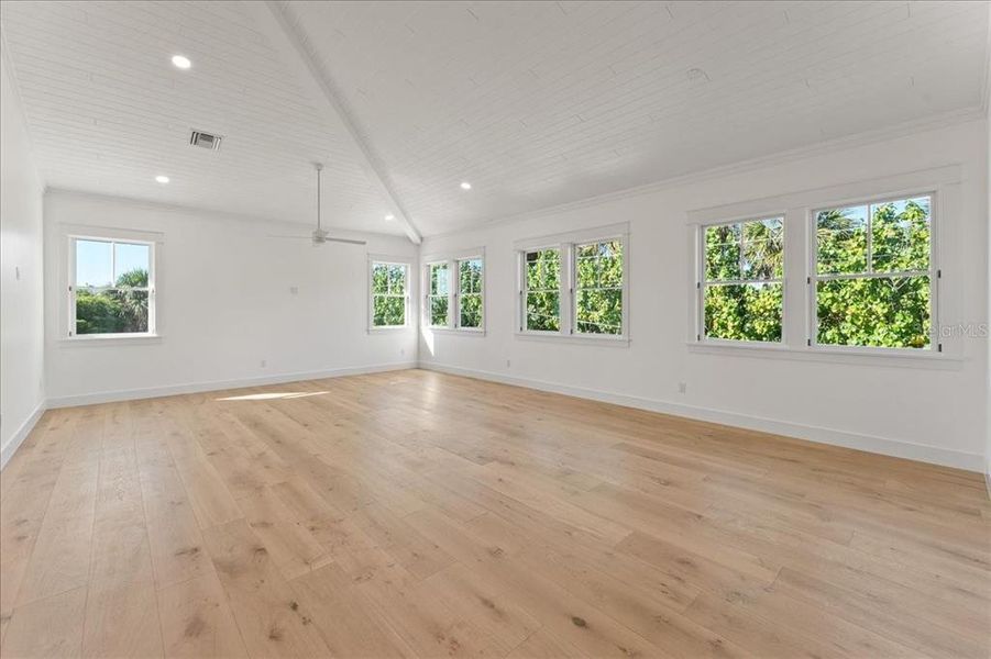 Spacious, unfurnished interior of a new home in , Boca Grande (Image 53).
