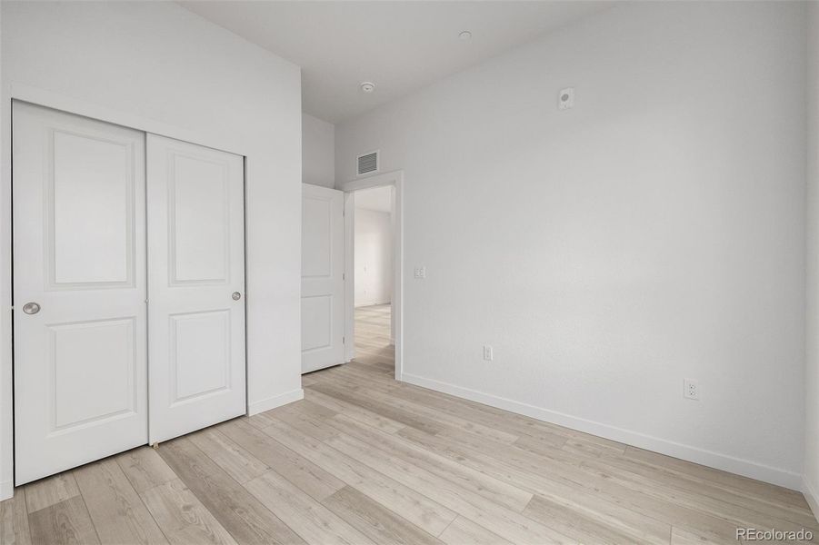 Spacious, unfurnished interior of a new home in Gateway Commons, Denver (Image 17).