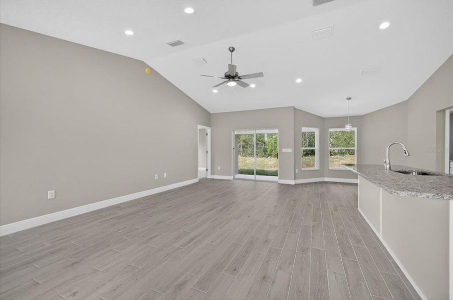 Spacious, unfurnished interior of a new home in , Spring Hill (Image 23).