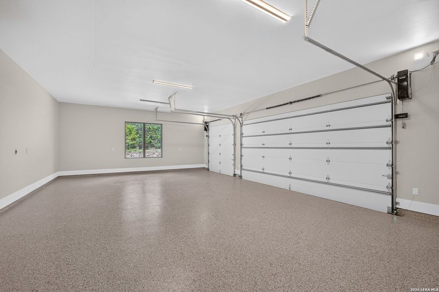Spacious, unfurnished interior of a new home in , San Antonio (Image 20).