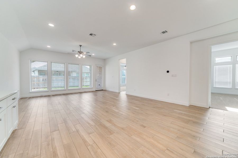 Spacious, unfurnished interior of a new home in , New Braunfels (Image 23).