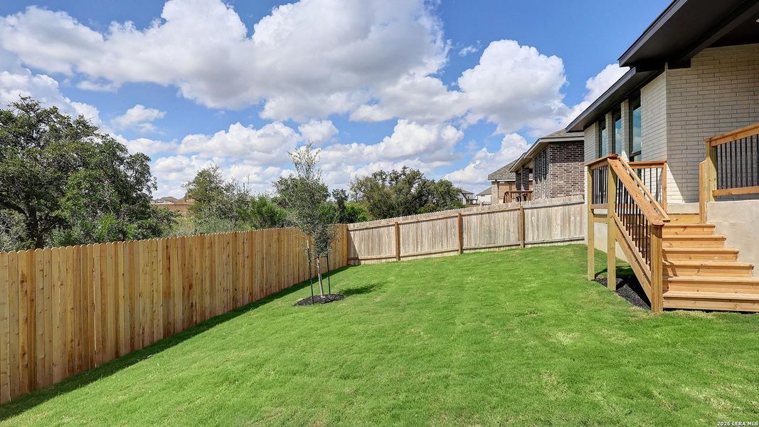 Exterior details and patio area of a home in Ladera, San Antonio (Image 3).