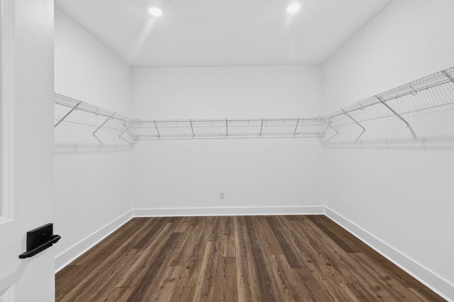 Representative unfurnished interior of a home built from the Jupiter by William Ryan Homes in Tamarack at Two Rivers, Zephyrhills (Image 23).