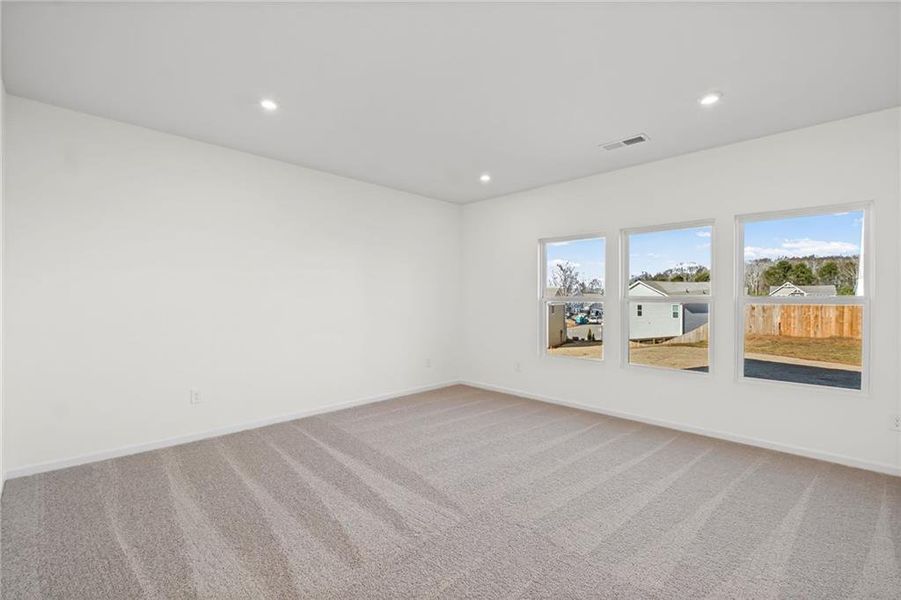 Spacious, unfurnished interior of a new home in Sage Woods, Dallas (Image 11).