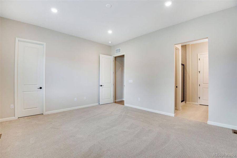 Spacious, unfurnished interior of a new home in , Berthoud (Image 29).
