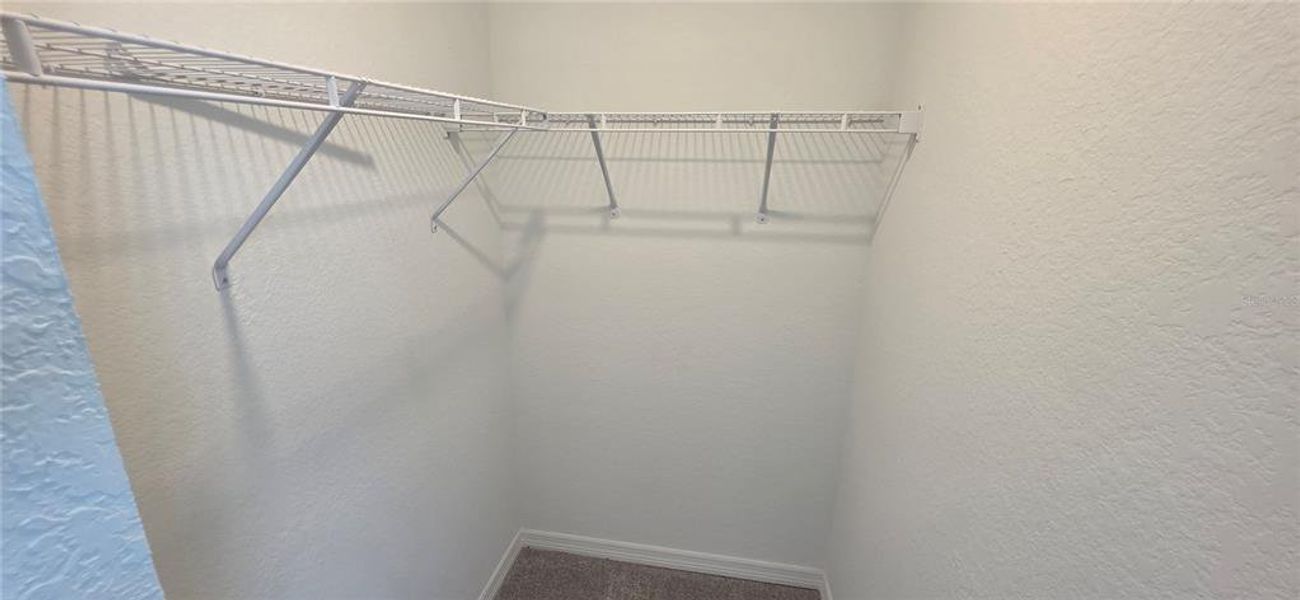 Spacious, unfurnished interior of a new home in , Bradenton (Image 11).