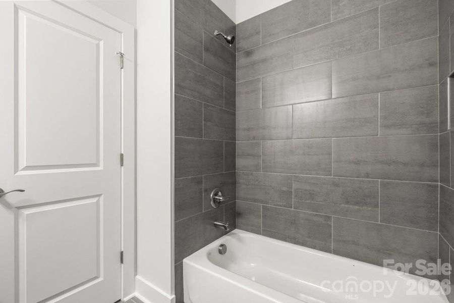 Full bathroom Full bathroom
