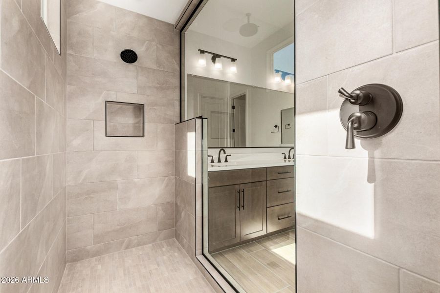 27 - 172nd 27 - 172nd