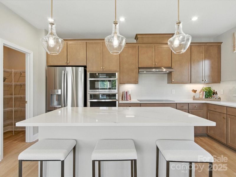 The heart of the home should be a place you're left inspired by. *Model Photos | Orientation and structural selections may vary. The heart of the home should be a place you're left inspired by. *Model Photos | Orientation and structural selections may vary.