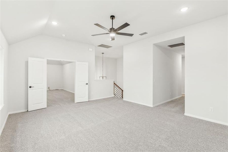 Spacious, unfurnished interior of a new home in Stone River Glen, Royse City (Image 30).