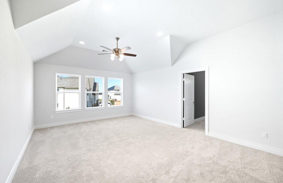 Spacious, unfurnished interior of a new home in Bridgeland 60′, Cypress (Image 28).