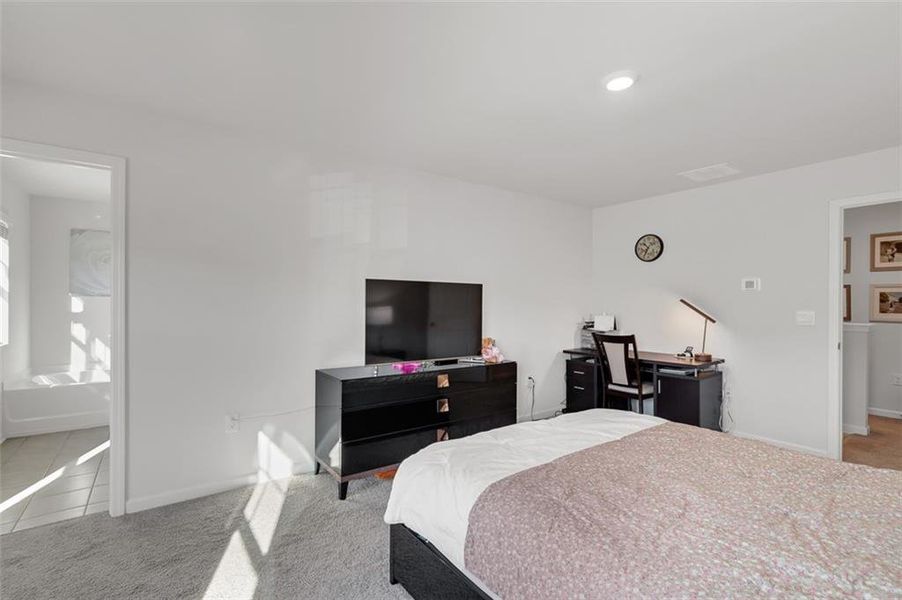 Furnished interior view inside a new home in , Buford (Image 11).