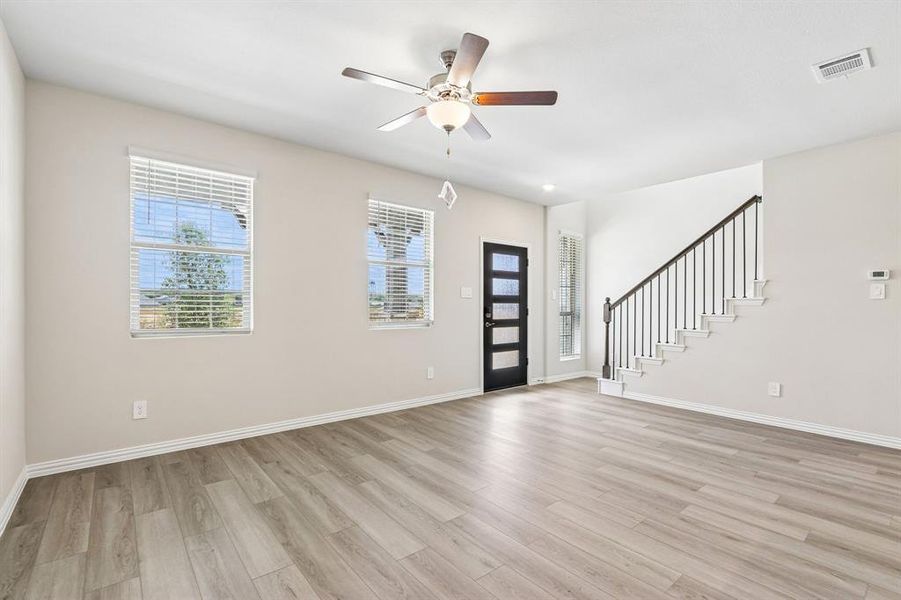 Spacious, unfurnished interior of a new home in Oak Ridge Park, Corinth (Image 36).