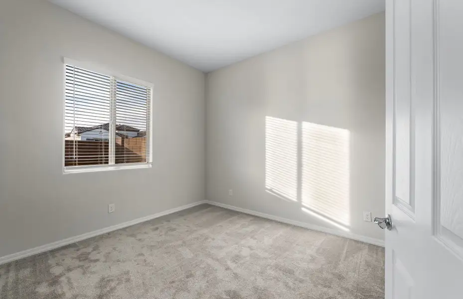 Spacious, unfurnished interior of a new home in Visara, Surprise (Image 19).