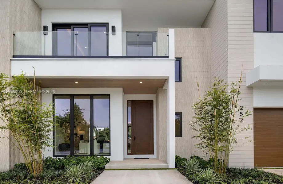 Exterior details and patio area of a home in , Boca Raton (Image 32).