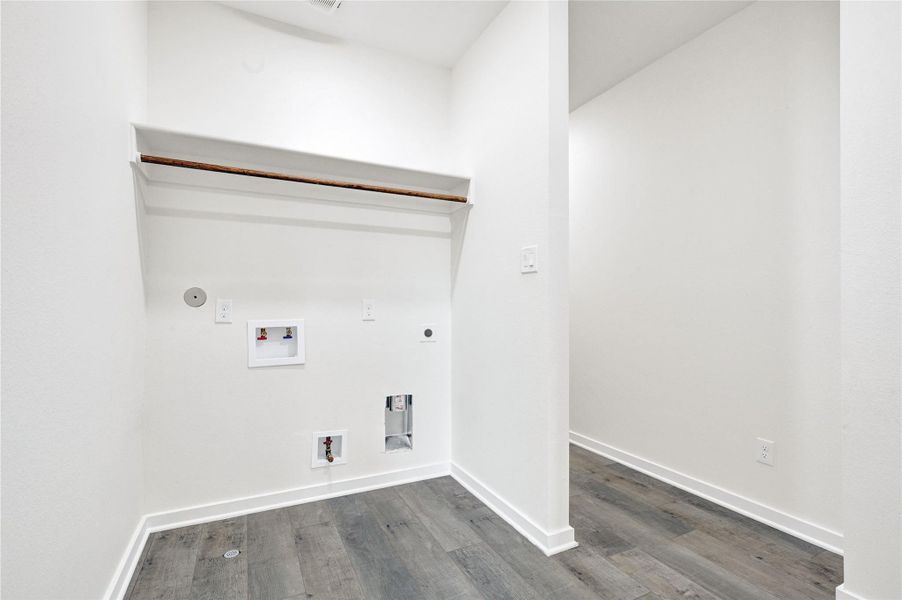 Spacious, unfurnished interior of a new home in , Houston (Image 11).