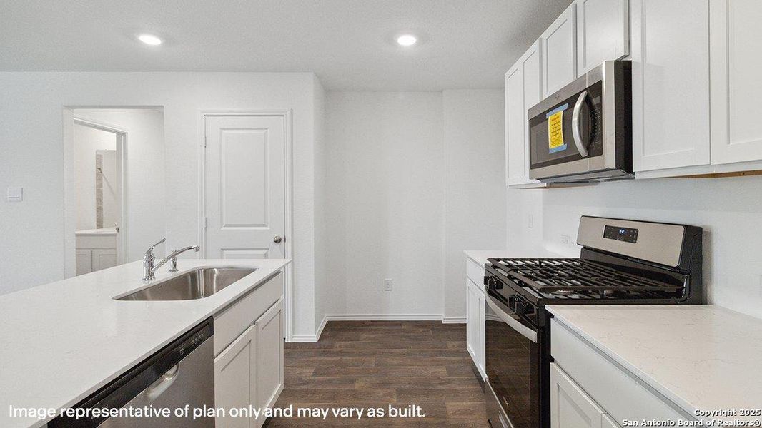 Furnished interior view inside a new home in Lucero, San Antonio (Image 9).