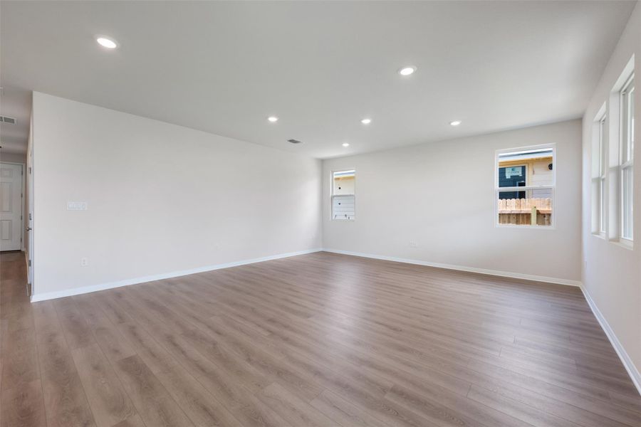Representative images and renderings are for illustrative purposes. Actual structural options and design finishes of home may vary.