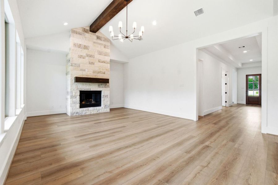 Spacious, unfurnished interior of a new home in Chapel Bend, Montgomery (Image 13).
