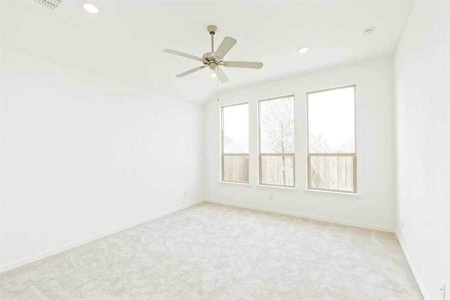 Spacious, unfurnished interior of a new home in Preserve at Honey Creek, McKinney (Image 29).