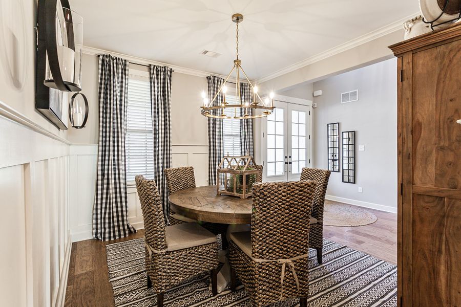 Representative furnished interior of a home built from the Bentley by Grant & Co in Manor at Hall Creek, Arlington (Image 26).
