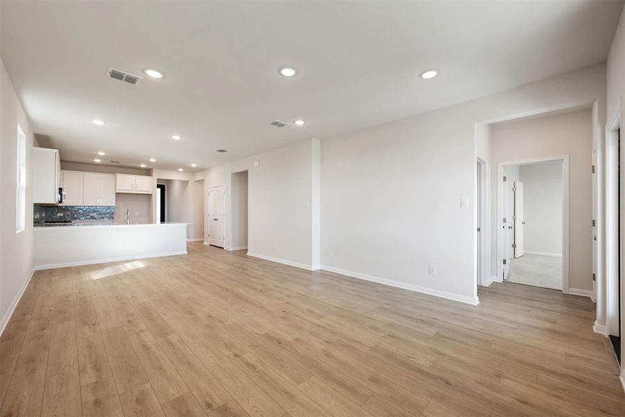 Spacious, unfurnished interior of a new home in Patterson Ranch, Georgetown (Image 18). Spacious, unfurnished interior of a new home in Patterson Ranch, Georgetown (Image 18).