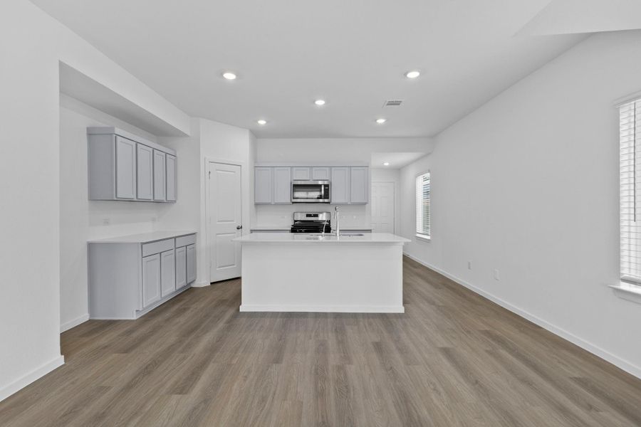 Furnished interior view inside a new home in Venetian Pines, Conroe (Image 8).