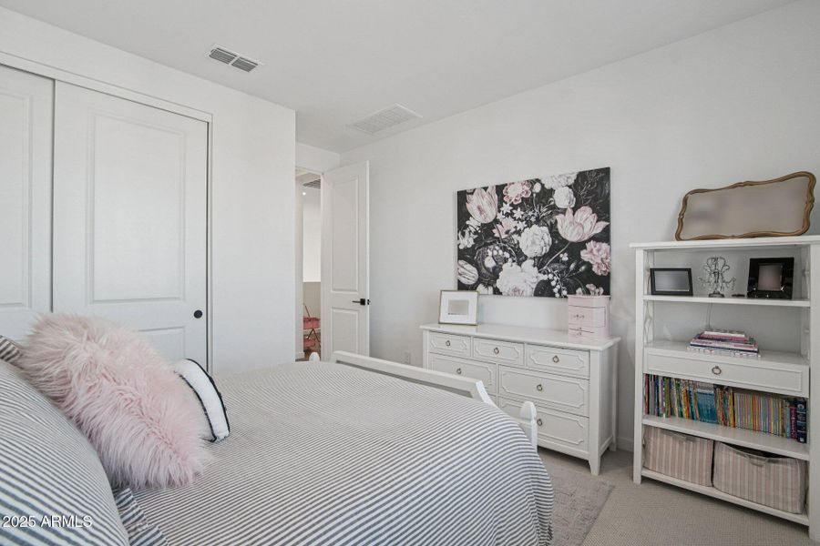 18-web-or-mls-E Waller Ln-S2611-018