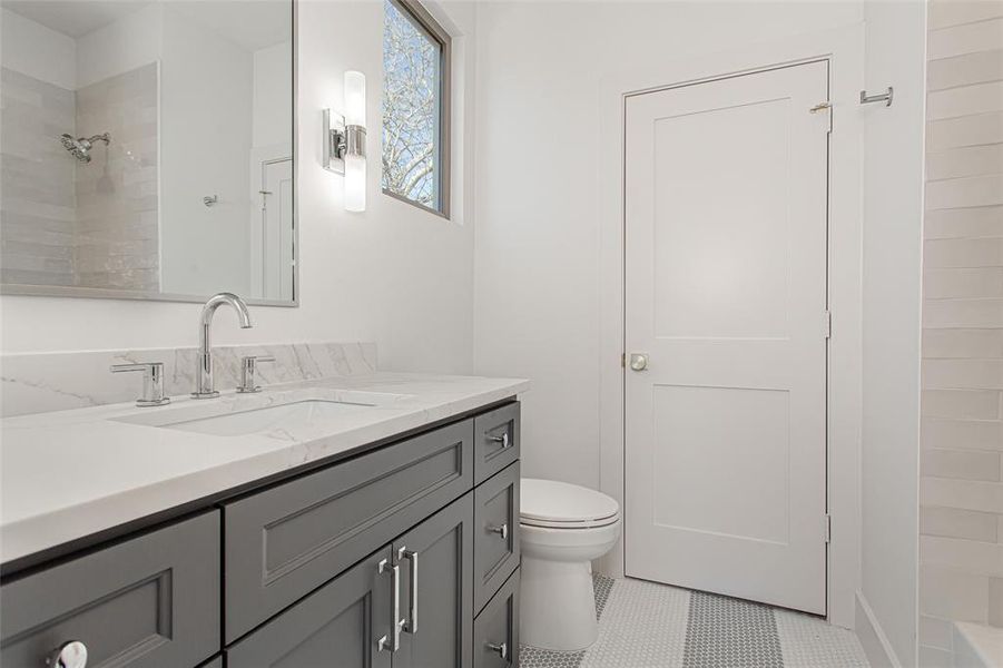 Furnished interior view inside a new home in , Dallas (Image 12).