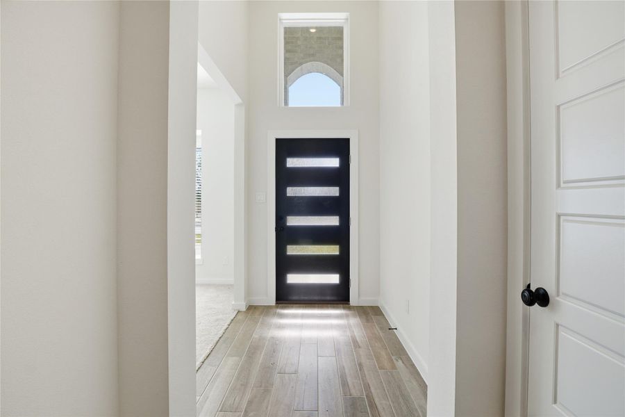 Spacious, unfurnished interior of a new home in Foxtail Palms, Manvel (Image 40).