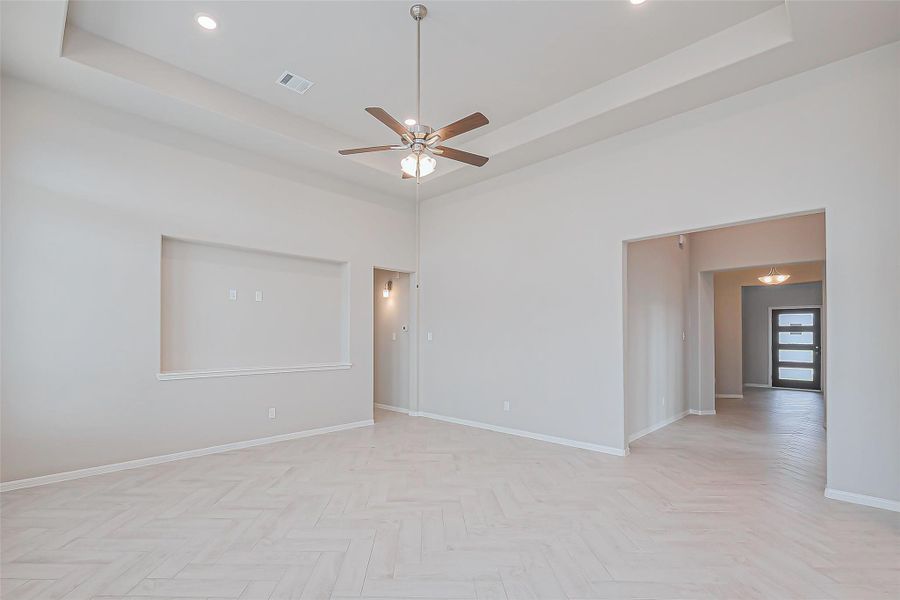 Spacious, unfurnished interior of a new home in La Segarra, Brookshire (Image 23).
