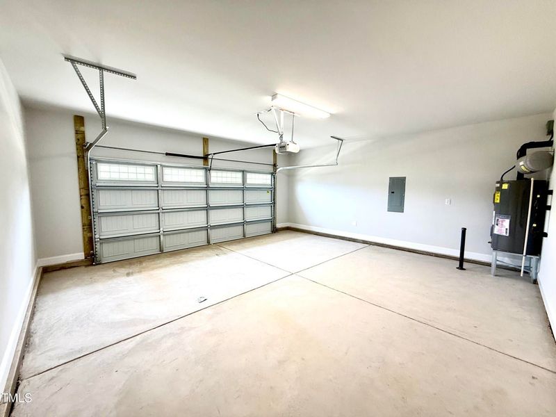 Spacious, unfurnished interior of a new home in Southern Estates, Sanford (Image 33).