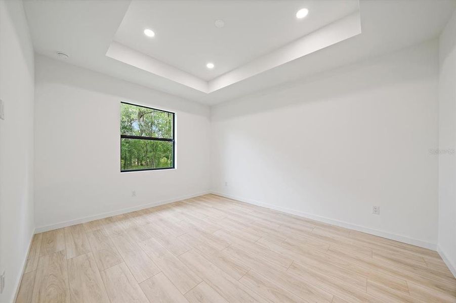 Spacious, unfurnished interior of a new home in , North Port (Image 24).