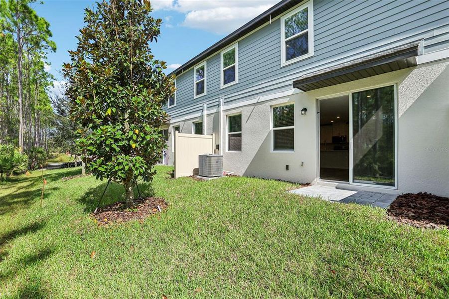 Exterior details and patio area of a home in Bradford Park, Ormond Beach (Image 20).