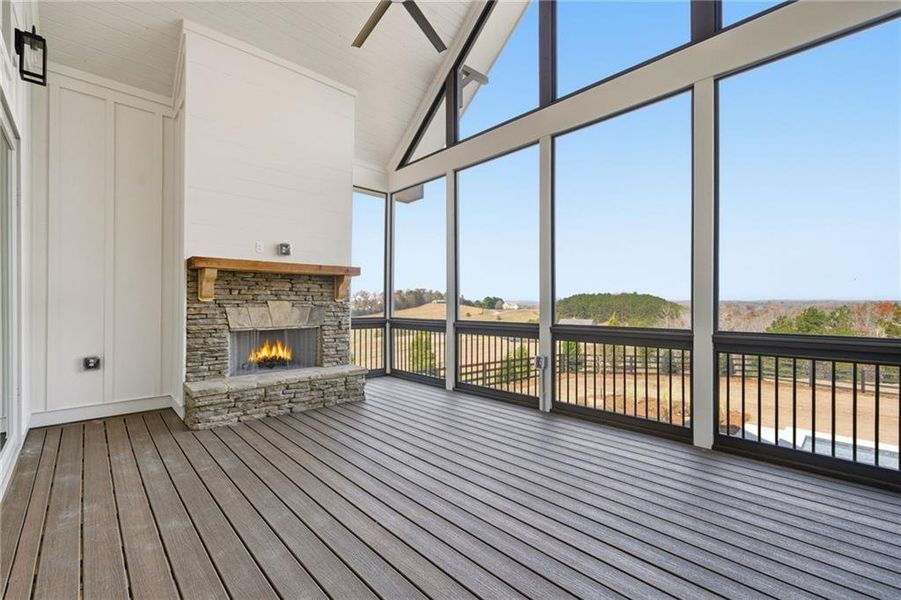 Exterior details and patio area of a home in , Gainesville (Image 46).