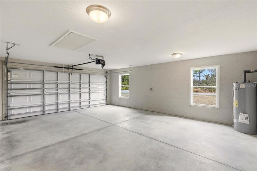 Spacious, unfurnished interior of a new home in , Sebring (Image 38).