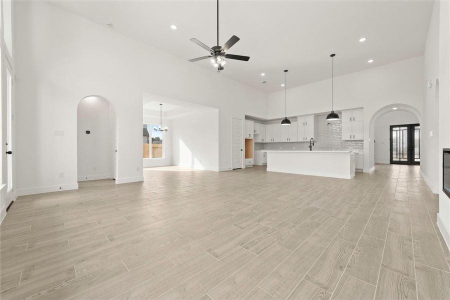 Spacious, unfurnished interior of a new home in ARTAVIA®, Conroe (Image 17).