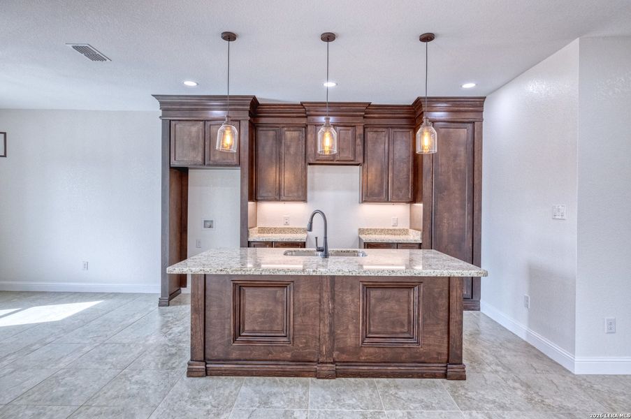 Furnished interior view inside a new home in , Uvalde (Image 9).