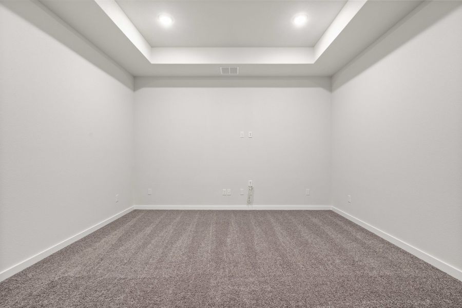 Spacious, unfurnished interior of a new home in Wolf Ranch, Georgetown (Image 43).