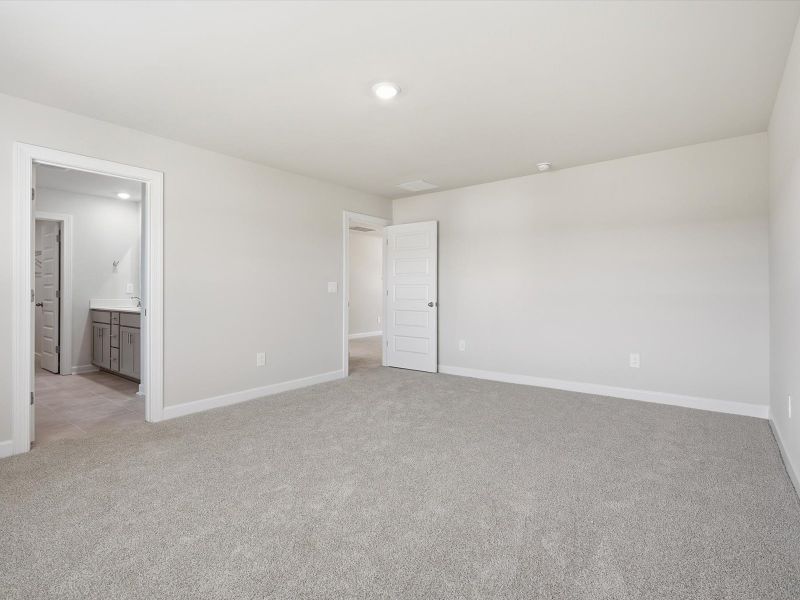 Spacious, unfurnished interior of a new home in Creek Ridge - Signature Collection, Spartanburg (Image 13). Spacious, unfurnished interior of a new home in Creek Ridge - Signature Collection, Spartanburg (Image 13).