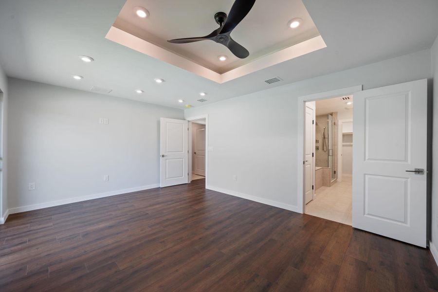 Spacious, unfurnished interior of a new home in , Burnet (Image 35).