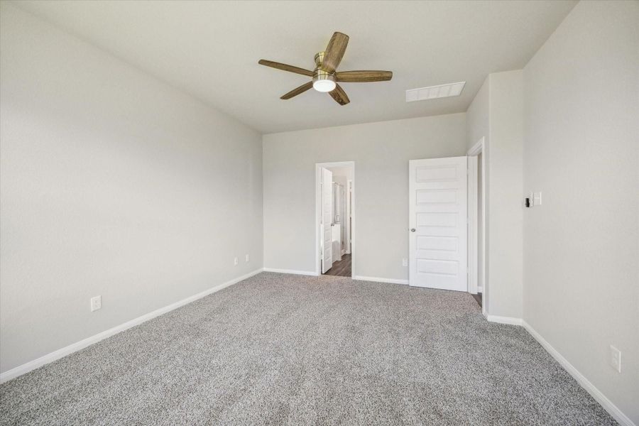 Spacious, unfurnished interior of a new home in Townsend Reserve, Splendora (Image 12).