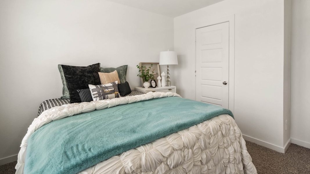 Representative furnished interior of a home built from the Hibiscus by D.R. Horton in Grand West, Houston (Image 23). Representative furnished interior of a home built from the Hibiscus by D.R. Horton in Grand West, Houston (Image 23).